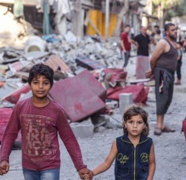 Izraeli depërton me automjete të blinduara në Gaza