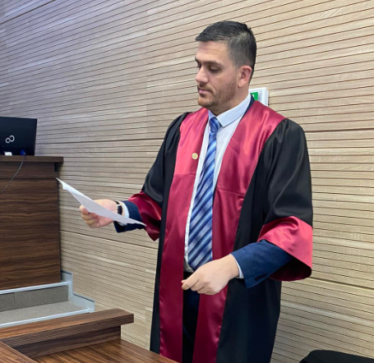 “Kërkuam t’i merrej leja”- avokati i familjes së të miturës që u godit nga ministrja Hajdari komenton vendimin e gjykatës