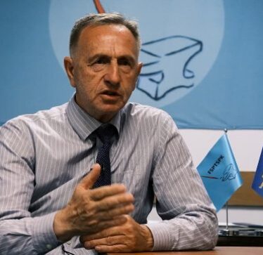 450 euro pagën ose e lëshojnë punën – Azemi me paralajmërim të punëtorëve të disa institucioneve
