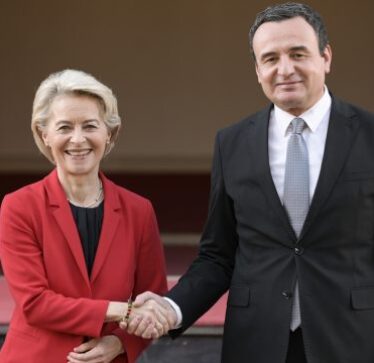 Kurti thotë se e ka njoftuar Presidenten e KE’së çfarë qëndrimi ka Kosova për “Nenin 7 të Marrëveshjes Bazike”