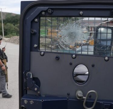 NATO për sulmin në Banjskë: Hetimin zyrtar po e kryen Policia e Kosovës