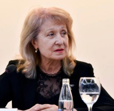 Trëndafilova në Prishtinë, çfarë tha për ndalimin e vizitave, dëshmitarët dhe dënimet nga Specialja