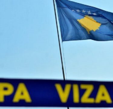 Viza me pasaportë ilegale trazon ujërat