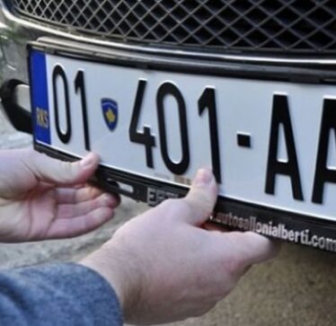 Policia: Mbi 1350 qytetarë në veri kanë ndërruar targat nga ilegale në “RKS”