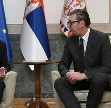 Nis takimi midis Lajçakut e Vuçiqit