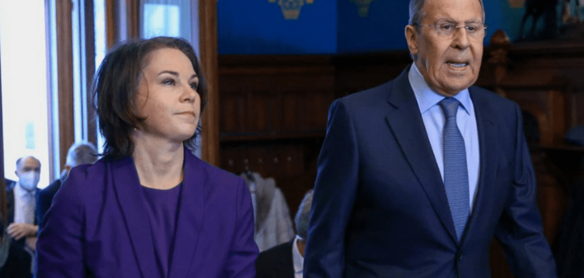 Baerbock ia përplas Lavrov në Shkup: S’lejojmë që Rusia të pengojë këtë rend të paqes