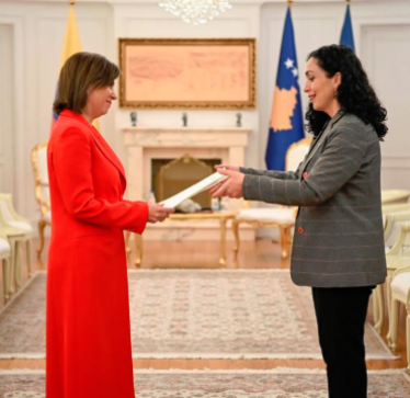 Osmani pranoi letrat kredenciale nga ambasadorja e re jorezidente e Kolumbisë në Kosovë