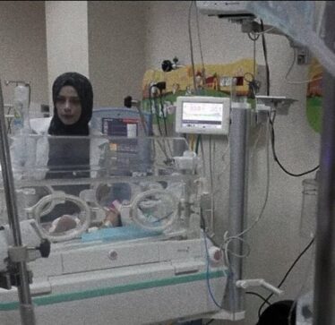 Forcat izraelite rrethuan spitalin më të madh në Gaza, një foshnjë tashmë ka vdekur për shkak të mungesës së oksigjenit