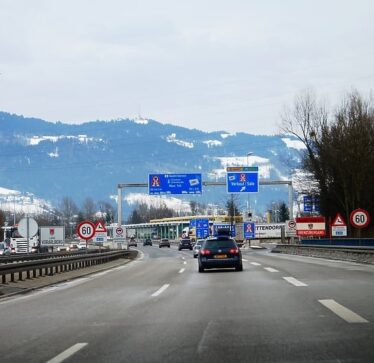 Lajm i mirë për udhëtarët në tranzit: Austria prezanton një vinjetë njëditore për autostradat