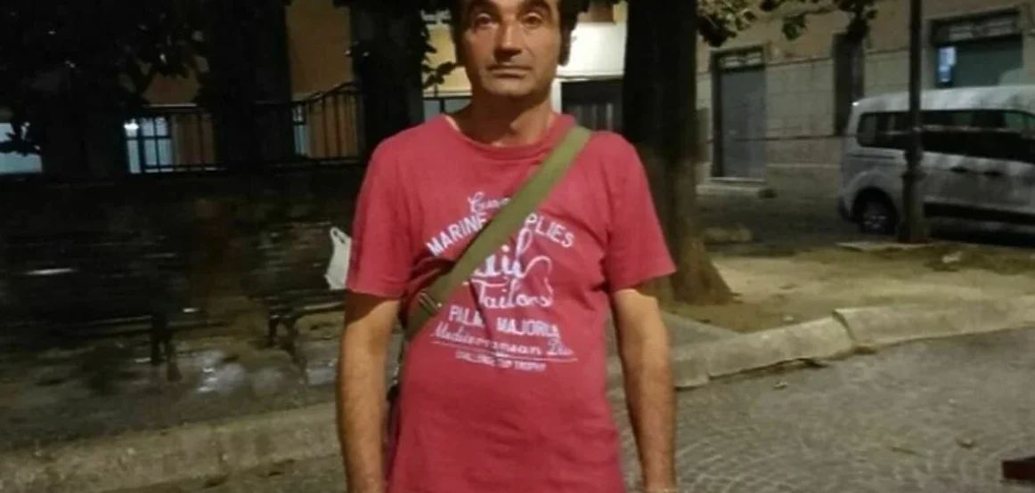 Një i pastrehë nga Italia fitoi 37 mijë euro në llotari, mezi mblodhi fitimet