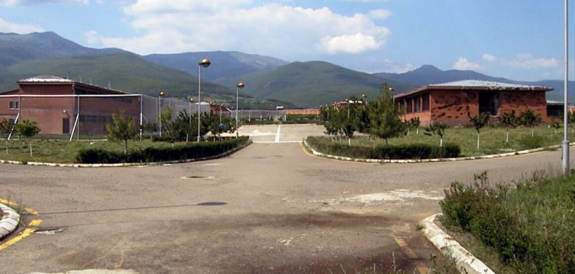 Mori pjesë në vrasjen e 109 shqiptarëve në Masakrën e Dubravës: Ngritet aktakuzë ndaj një serbi