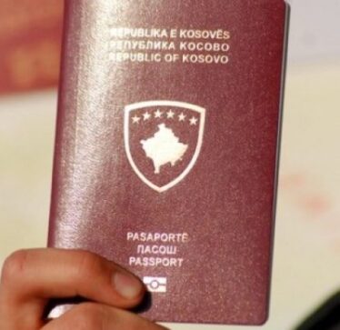Mbi 500 qytetarë serbë të veriut pajisen me pasaportë të Kosovës