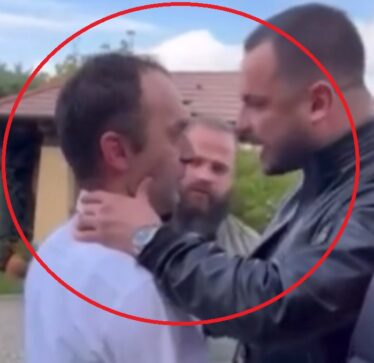 Serbi rrah kamarierin, pretendonte se ishte shaka – pamjet e dëshmojnë të kundërtën