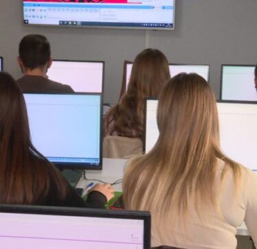 Murati: Për 8 muaj, 7,786 të rinj të punësuar