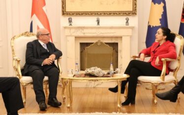 Emisari britanik në Kosovë, ka takuar Osmanin, Kurtin, Bislimin, diskutohet…