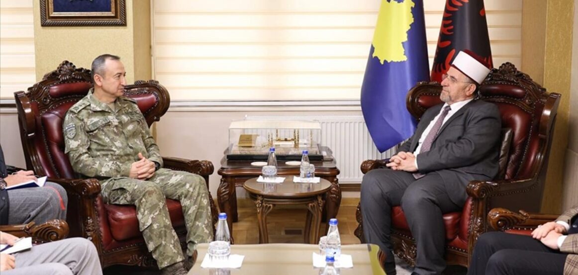 Myftiu Tërnava priti në takim komandantin e KFOR-it, gjeneralin Özkan Ulutaş