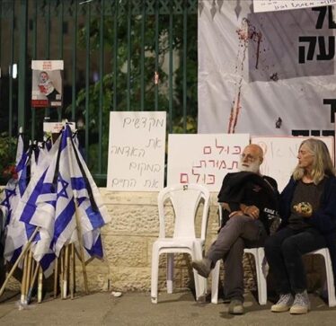 Izraelitët që humbën të afërmit e tyre në sulmet e Hamasit kërkojnë dorëheqjen e Netanyahut