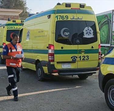 Ambulancat egjiptiane fillojnë të hyjnë në Gaza përmes vendkalimit Rafah