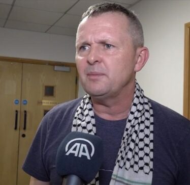 Deputeti irlandez: Izraeli “shteti kolonial i aparteidit” u ndërtua mbi pastrimin etnik të palestinezëve