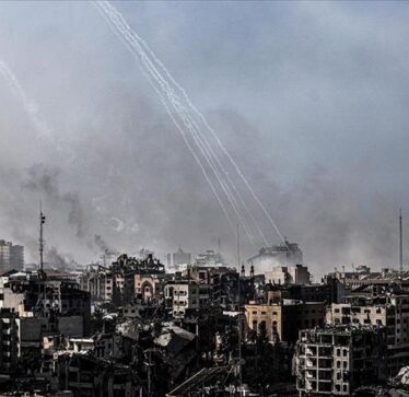 Izraeli bombardon një shkollë në Gaza ku ishin të strehuar palestinezë të zhvendosur