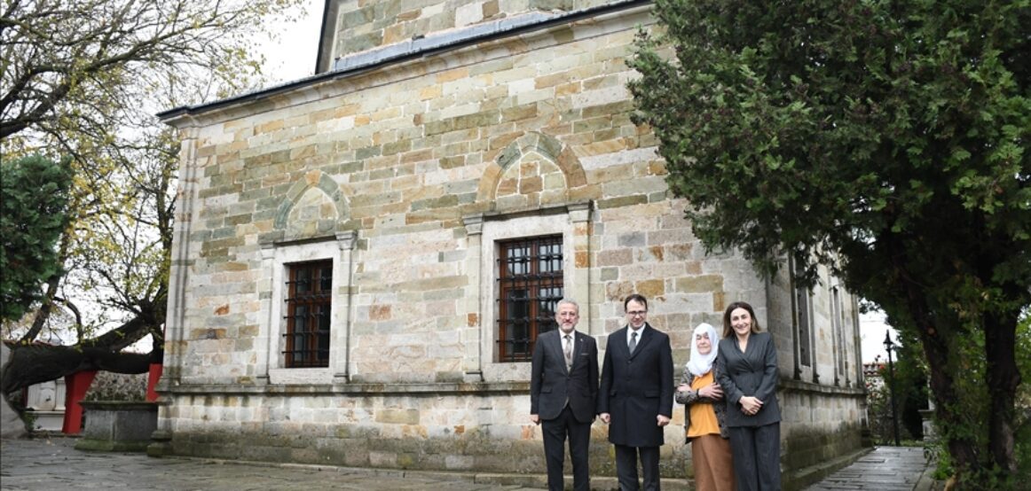 Ambasadori i Turqisë në Kosovë vizitoi varrin e Sulltan Muratit l