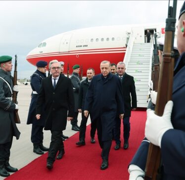 Presidenti Erdoğan mbërrin për vizitë pune në Gjermani