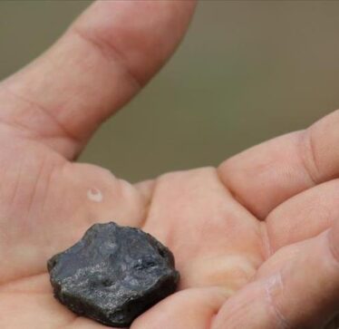 Familja gjermane në kopshtin e të cilëve ra meteori mund të fitojnë rreth 250 mijë dollarë