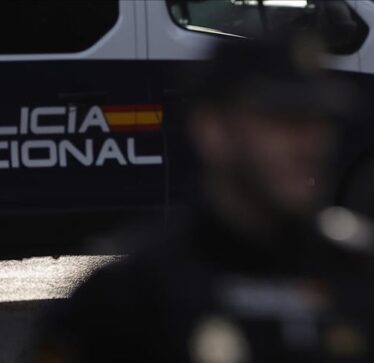 Spanjë, bashkëthemeluesi i partisë së ekstremit të djathtë Vox qëllohet me armë në Madrid