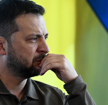 Zelensky po shqyrton mbajtjen e zgjedhjeve presidenciale në pranverë
