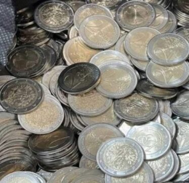 Policia në Pejë sekuestron mbi 1 mijë e 300 euro 2-she fals