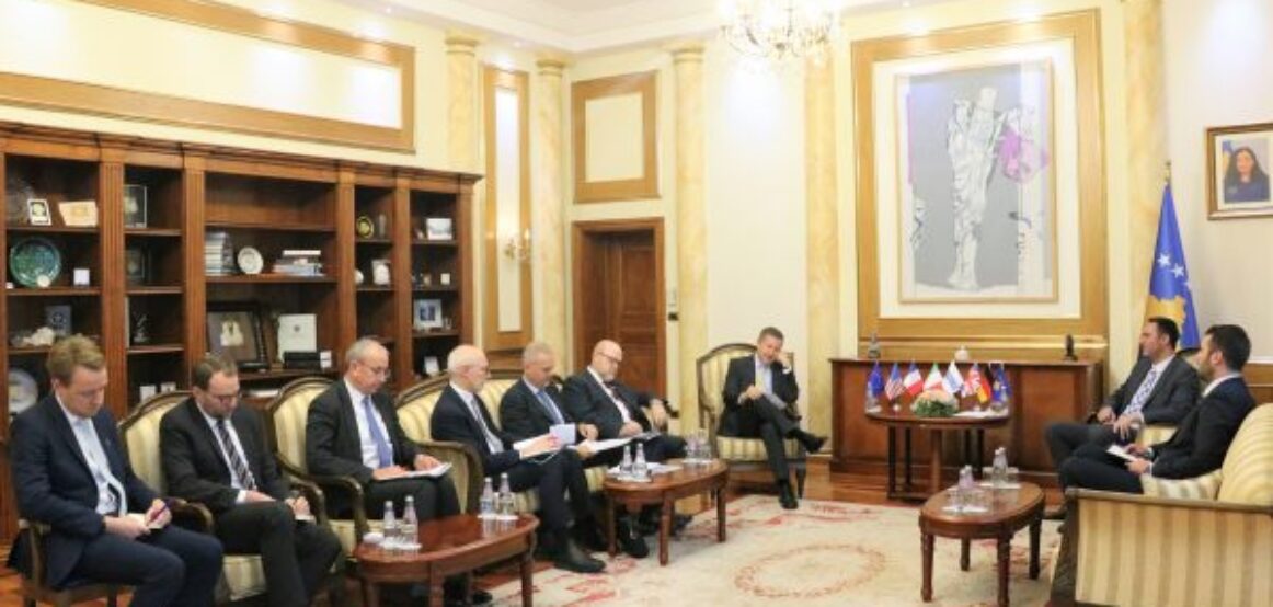 Puna e Kuvendit, ambasadorët e QUINT’it, shefi i Zyrës së BE’së dhe ai i OSBE’s i shkojnë në zyre Konjufcës