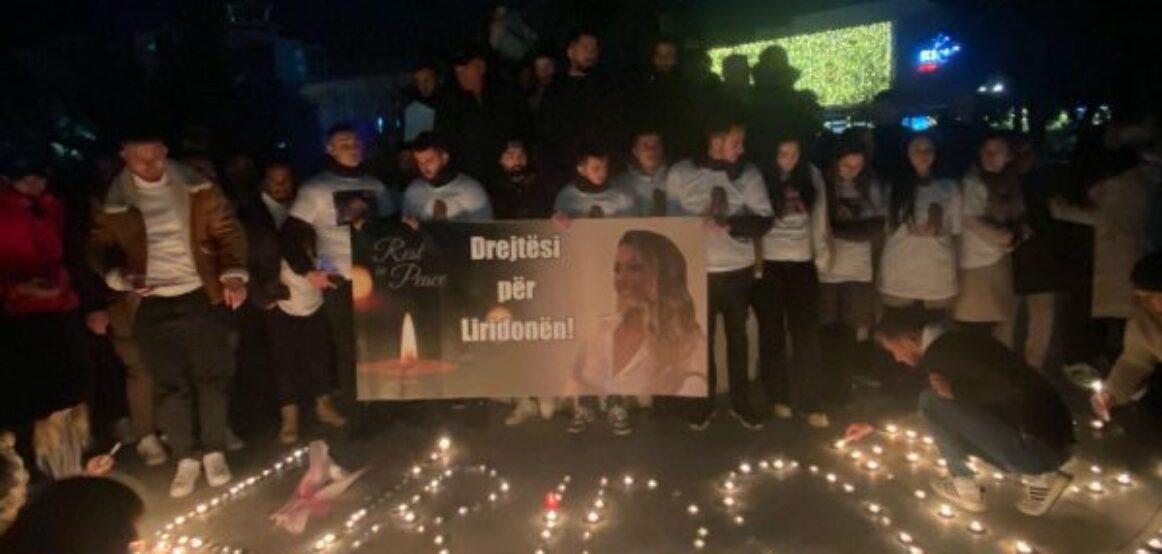 Në Gjakovë ndizen qirinj në kujtim të Liridona Ademajt