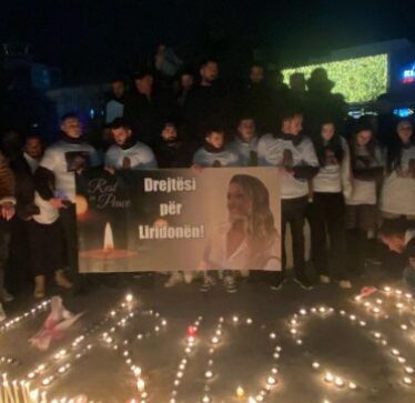 Në Gjakovë ndizen qirinj në kujtim të Liridona Ademajt