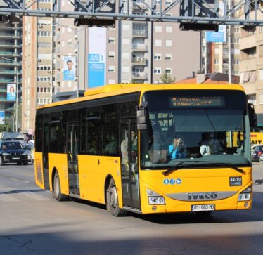 Trafiku urban kërkon nga qytetarët që biletat t’i paguajnë me SMS, t’i shmangin 2 eurot false