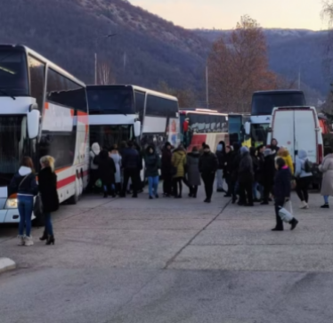 Kush i transportoi votuesit nga Kosova dhe Bosnja në Serbi?