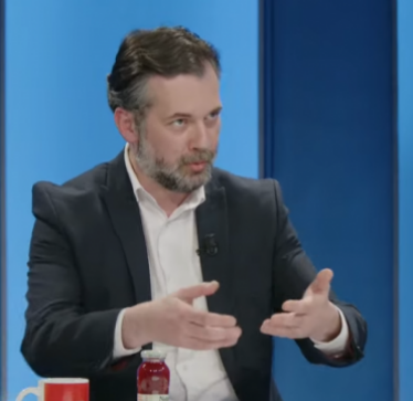Çeku ankohet te drejtësia: Punëtori i ministrisë u kap duke u korruptuar, sot endet i lirë rrugëve