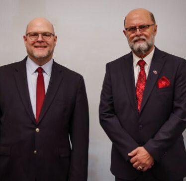 Hovenier takohet me ambasadorin e ri shqiptar: Mirëseardhje të ngrohtë në Kosovë