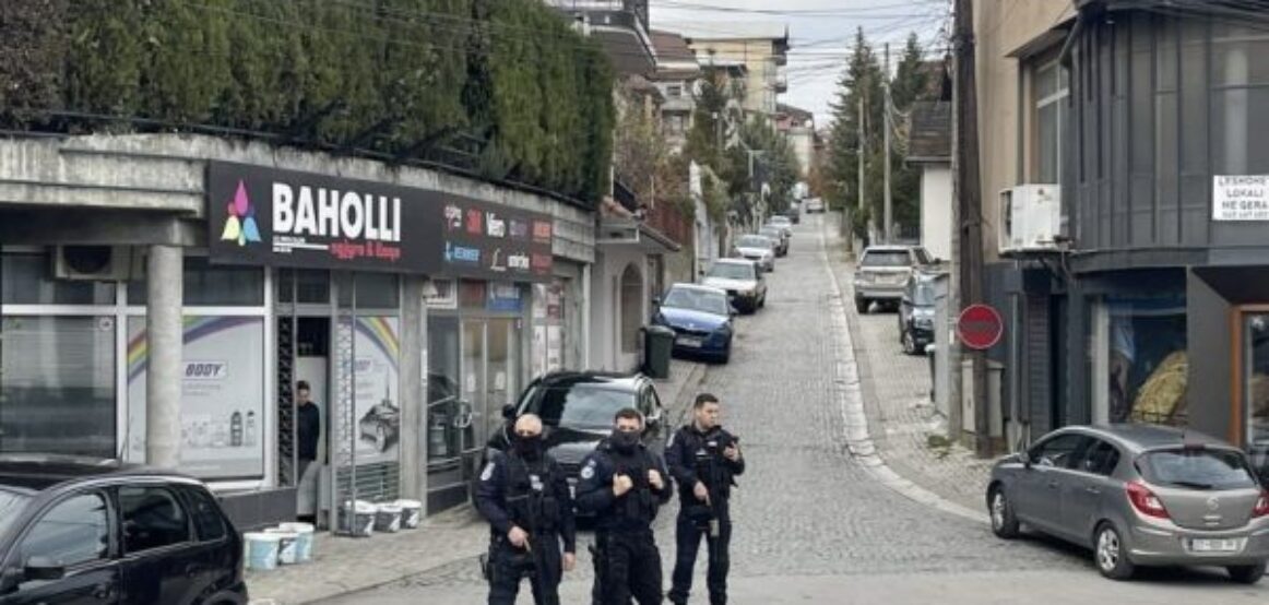 Një muaj paraburgim për katër të arrestuarit për grabitjen në Suharekë