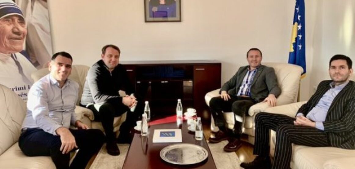 Prindon Sadriu përfundon mandatin në Shkup