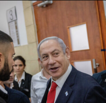 Dyshohet për rryshfet dhe mashtrim: Rifillon gjykimi për korrupsion ndaj Netanyahut