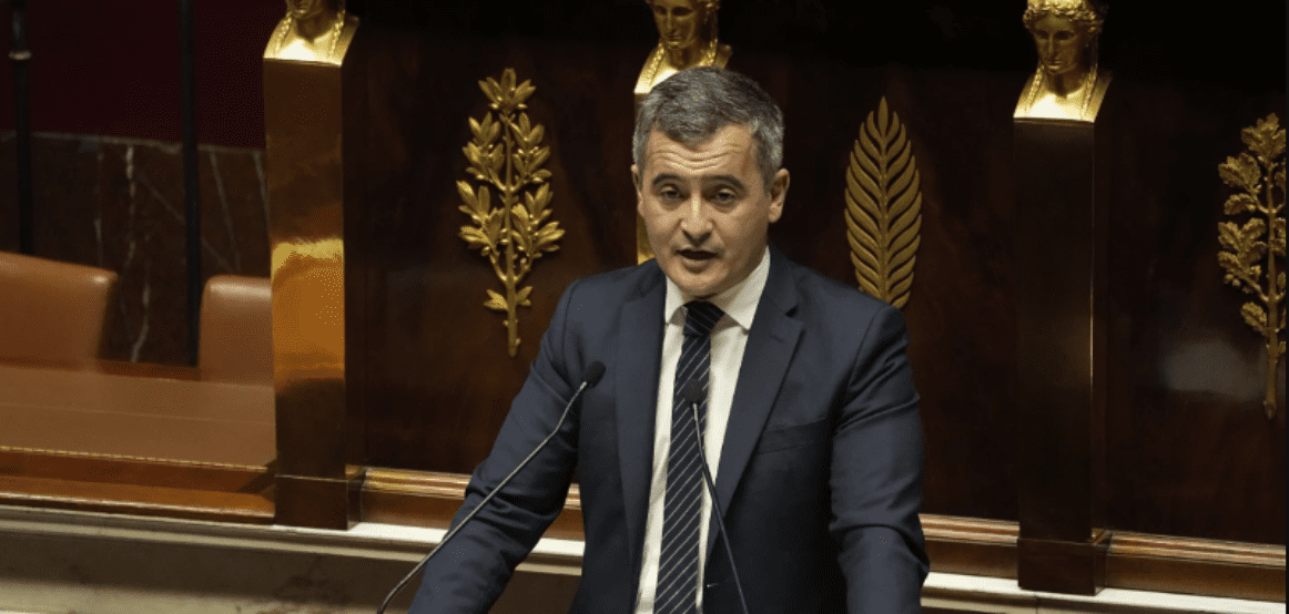 Franca me ligj të ri për imigrantët ilegal