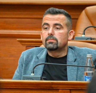 Tifozët e mllefosur me lojtarët e Lirisë, afaristi Shkodran Kryeziu kërkon përgjegjësi nga menaxhmenti