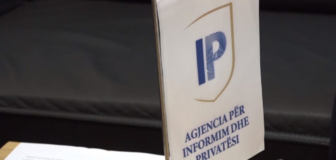 Për shkelje të privatësisë dhe informimit, u gjobitën 18 institucione e kompani