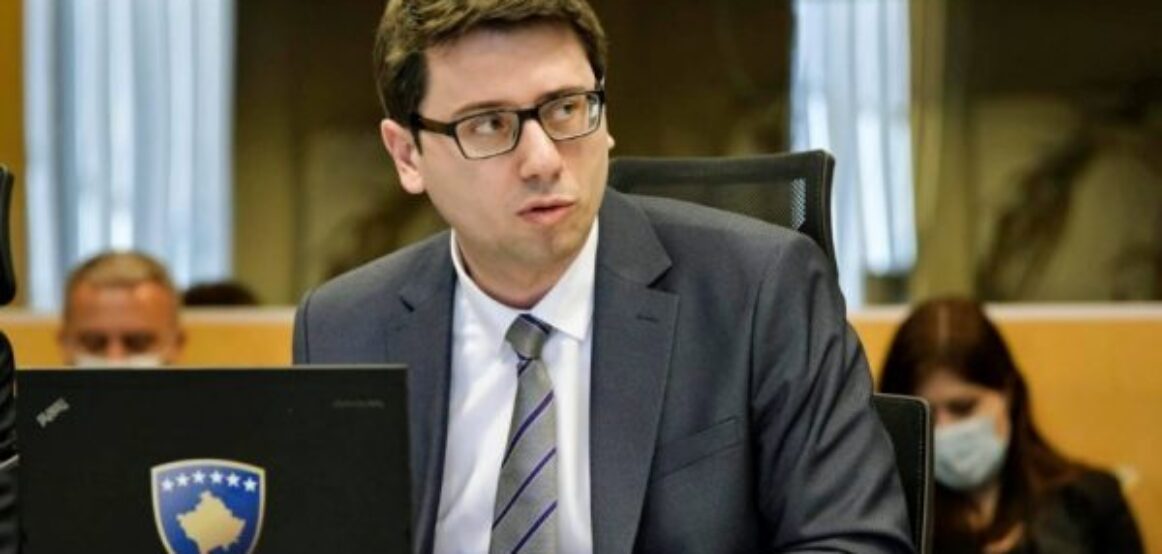 Dalin pagat e dhjetorit për sektorin publik, Murati kërkon që të festohet me produkte vendore