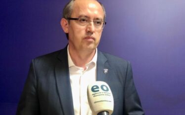 Hoti: Sipas Konjufcës, Qeveria s’është dashur ta pranojë draftin e…