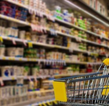 Inflacioni do të bjerë më 2024, jo domosdo edhe çmimet