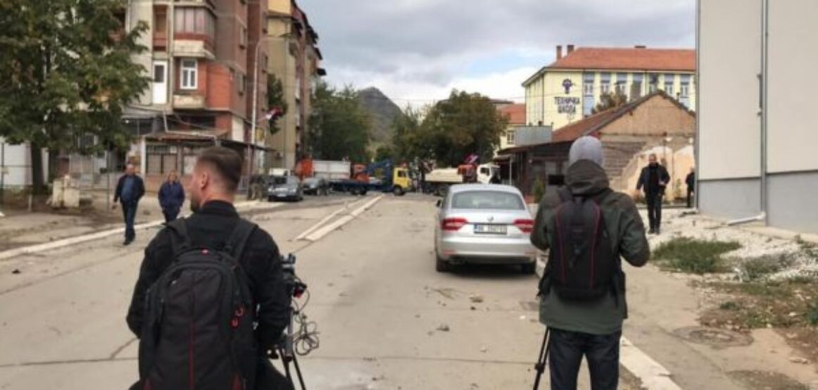 AGK: 74 raste të kërcënimeve e sulmeve ndaj gazetarëve sivjet, 30 në veri