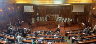 Kodi Civil rikthehet në Kuvend, kundërshtarët paralajmërojnë kundërshtim edhe më të madh