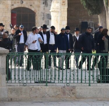 Hebrenjtë fanatikë planifikojnë të marshojnë drejt xhamisë Al-Aksa për t’i dhënë fund statusit të saj islam