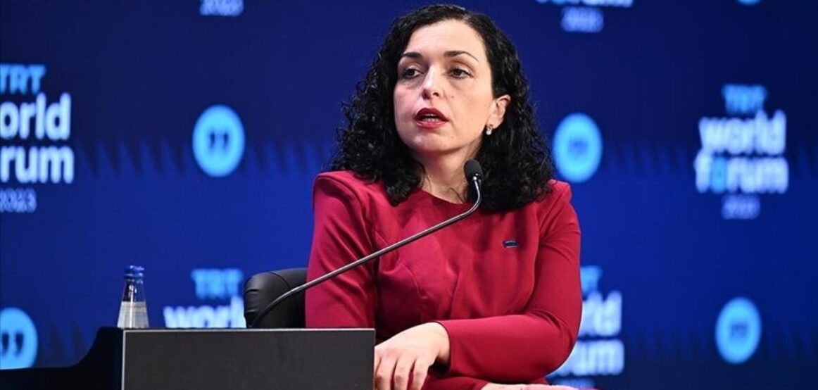 Vjosa Osmani në TRT World Forum: Serbia dëshiron të na kthejë në vitet 90